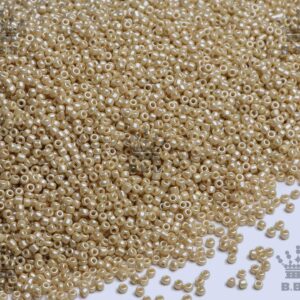 Round Rocailles - Opaque Luster - 136