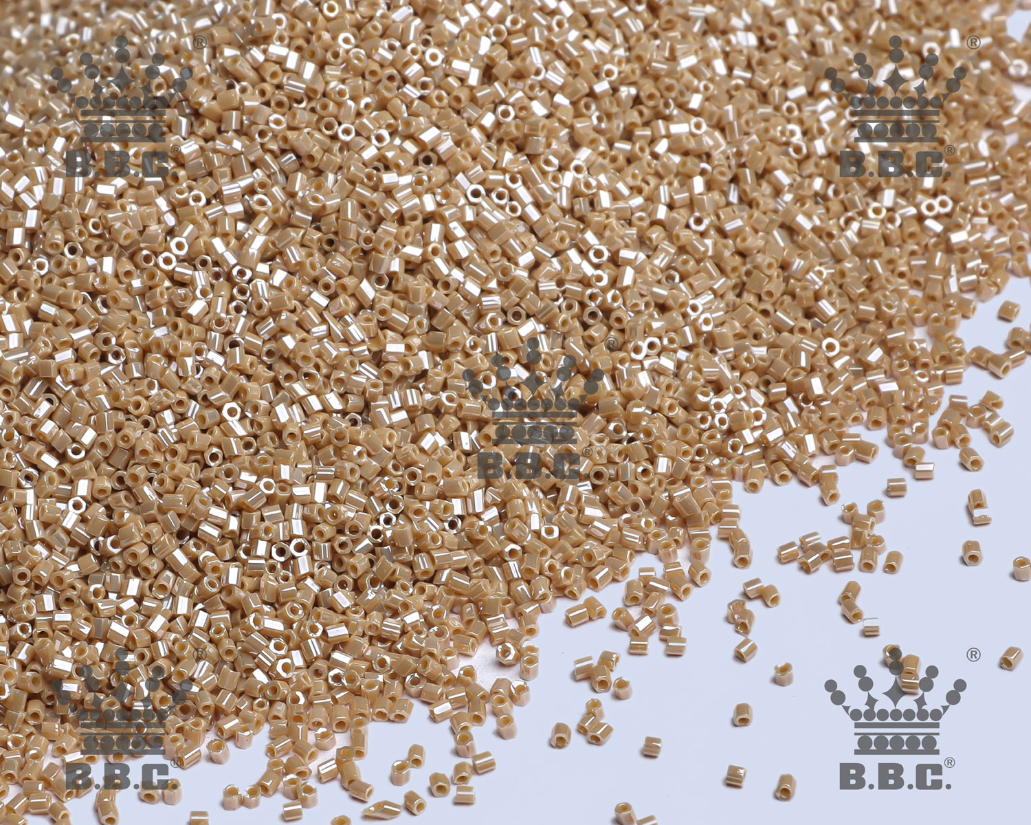 2Cut Hexa - Opaque Luster - 136D